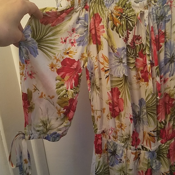 Floral Design Romper - Picture 2 of 6